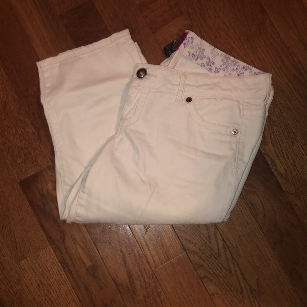 Torrid crop white denim jeans.